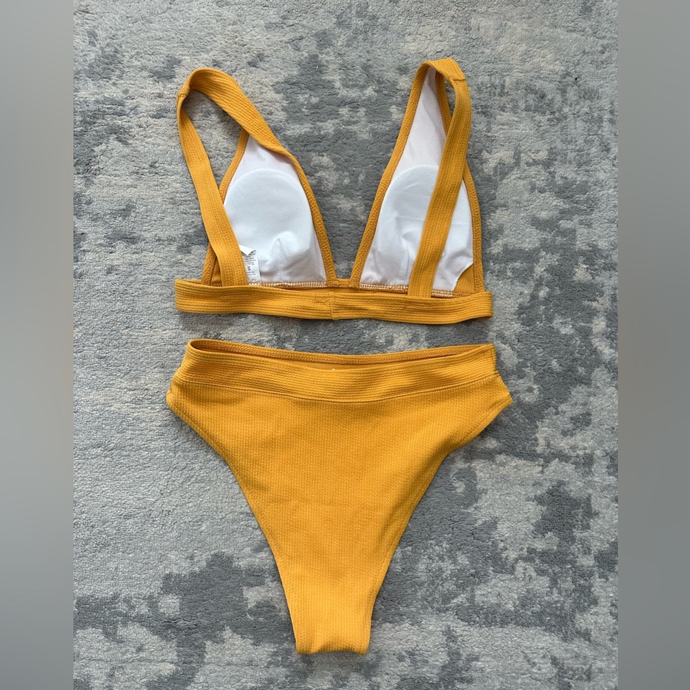 Triangle Bikini - Picture 2 of 2